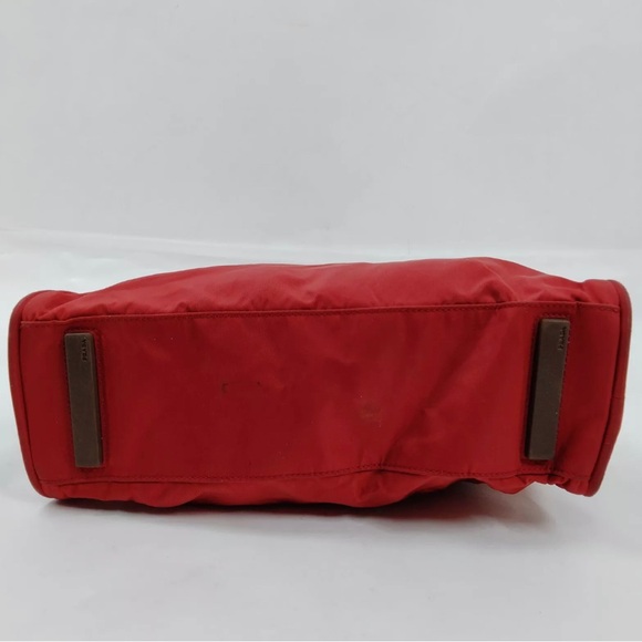 AUTHENTIC VINTAGE PRADA NYLON RED BAG - Picture 5 of 9